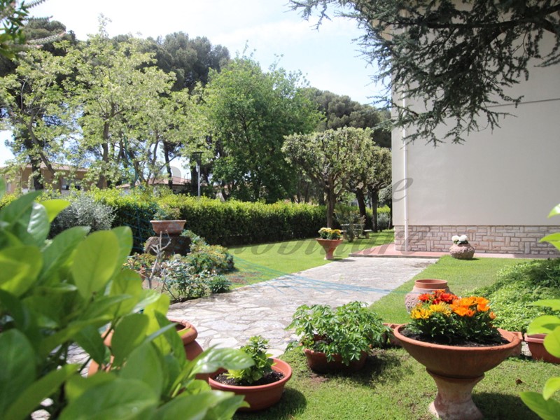 Casa Indipendente in Vendita a Rosignano Marittimo, zona Rosignano Solvay, 650'000€, 514 m², con Box