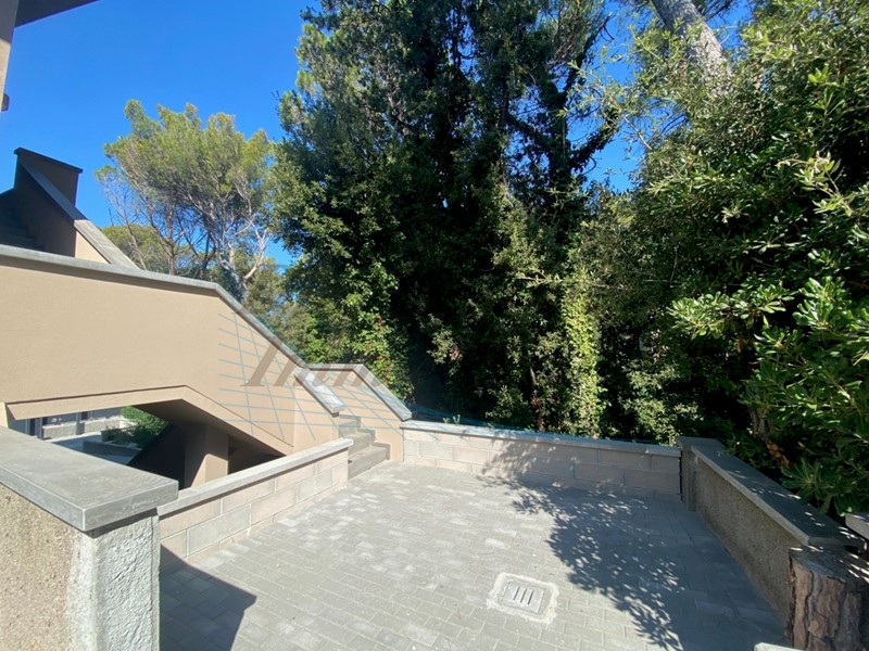 Trilocale in Vendita a Rosignano Marittimo, zona Castiglioncello, 319'000€, 70 m², con Box