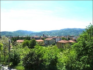 Appartamento in Vendita a Bolano, zona Ceparana, 130'000&euro;, 