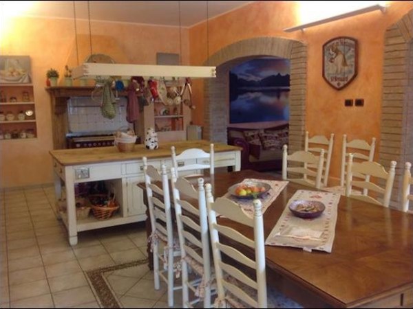 Casa Indipendente in Vendita a Riccò del Golfo di Spezia, zona Polverara, 400'000€, 