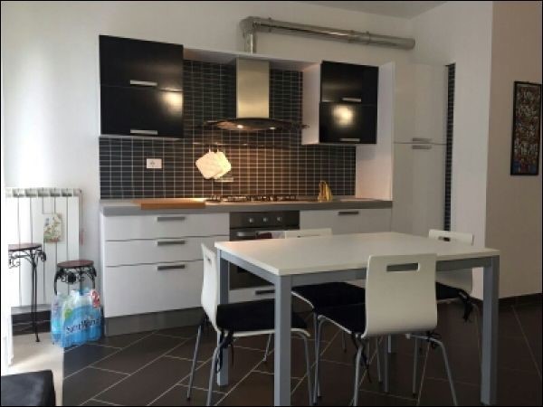 Monolocale in Vendita a Aulla, zona Calamazza, 130'000€, 49 m², arredato