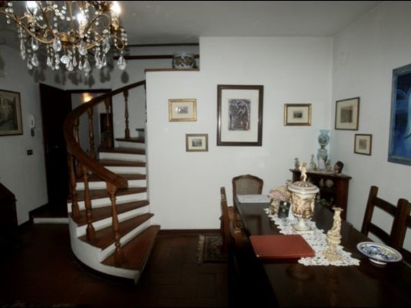 Appartamento in Vendita a Sarzana, 260'000&euro;, 187 m²