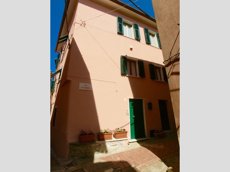 Casa Semi Indipendente in Vendita a Ameglia, zona Montemarcello, 280'000&euro;, 
