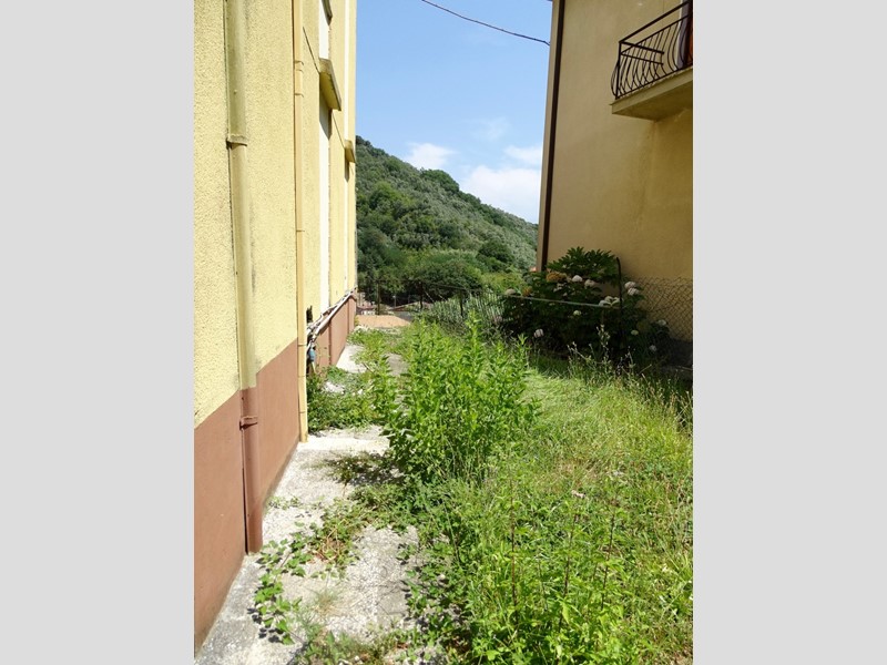Appartamento in Vendita a Ameglia, 125'000&euro;, 136 m²