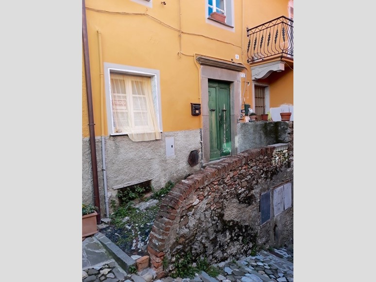 Trilocale in Vendita a Vezzano Ligure, 75'000€, 57 m²