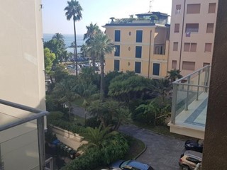 Appartamento in Vendita a Sanremo, 550'000€, 145 m²