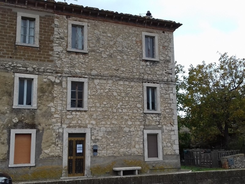 Trilocale in Vendita a Guardea, 20'000&euro;, 240 m²