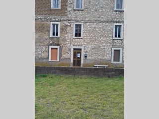 Trilocale in Vendita a Guardea, 20'000€, 240 m²