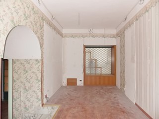 Immobile commerciale in Affitto a Catanzaro, zona Centro storico, 700&euro;, 40 m²