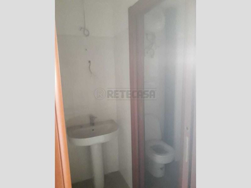 Immobile commerciale in Affitto a Mercato San Severino, zona centro, 550€, 45 m²