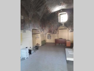 Immobile commerciale in Affitto a Mercato San Severino, zona centro, 550€, 45 m²