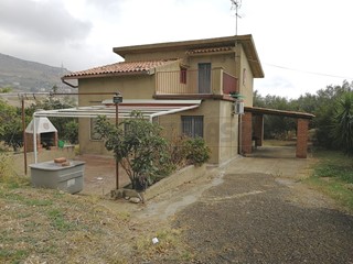Villetta a schiera in Vendita a Caltanissetta, 75'000€, 126 m²