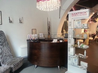 Attività commerciale in Vendita a Pontedera, 100'000€, 85 m², arredato