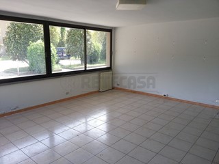 Ufficio in Vendita a Santa Croce sull'Arno, 85'000€, 75 m²