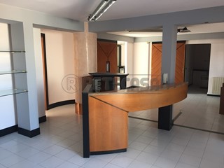 Ufficio in Affitto a Ponsacco, zona Ponsacco, 550€, 110 m², arredato