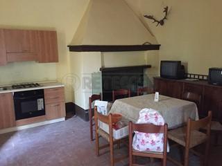 Casa Semi Indipendente in Affitto a Santa Maria a Monte, 800€, 100 m², arredato