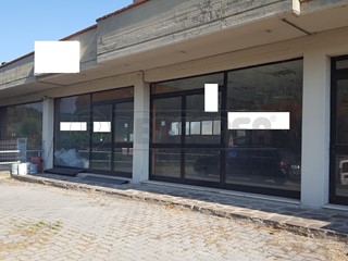 Immobile commerciale in Affitto a San Miniato, zona Ponte a Egola, 1'800€, 300 m²
