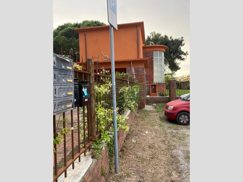 Villa in Vendita a Pisa, zona Tirrenia, 349'000€, 120 m²