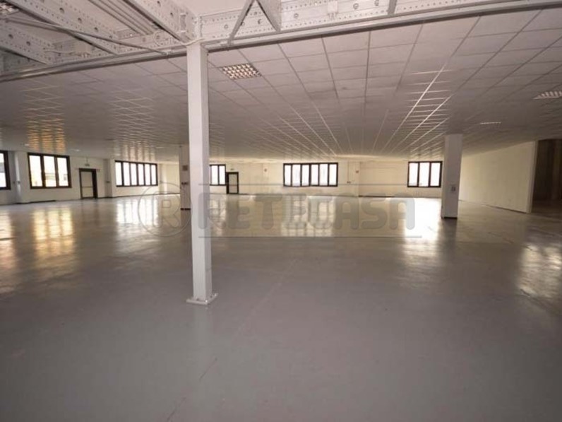 Capannone in Vendita a Camisano Vicentino, 1'400'000€, 3400 m²
