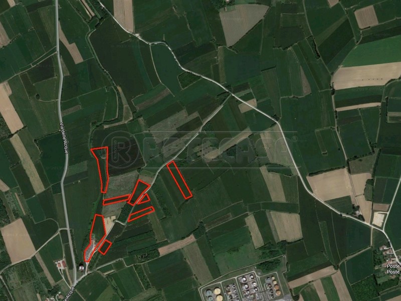 Attività commerciale in Vendita a Visco, 1400 m²