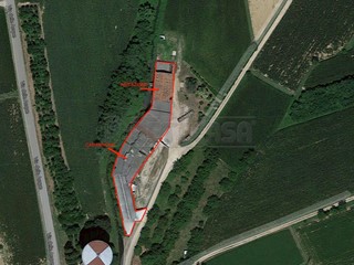 Attività commerciale in Vendita a Visco, 1400 m²