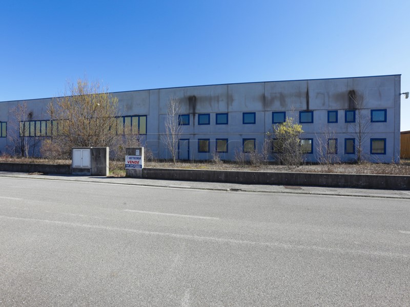 Capannone in Vendita a Premariacco, 1'089'000€, 5811 m²