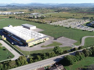 Capannone in Vendita a Gradisca d'Isonzo, 13800 m²