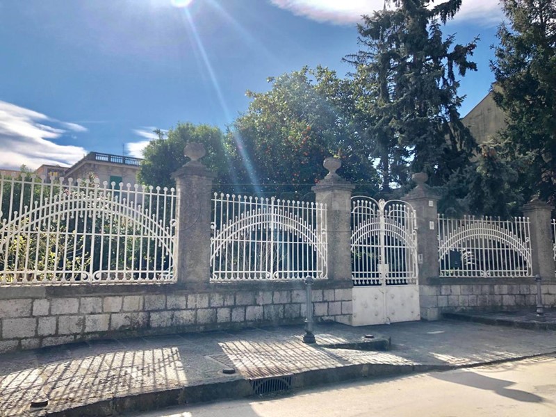 Casa Semi Indipendente in Vendita a Castel San Giorgio, 359'000€, 275 m², con Box