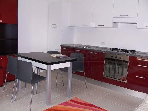 Immobile commerciale in Affitto a Carmignano di Brenta, zona Centrale, 