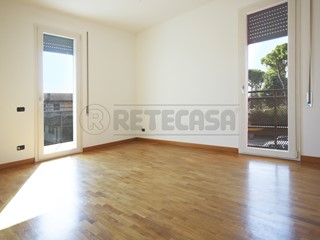 Immobile commerciale in Affitto a Carmignano di Brenta, zona Centrale, 