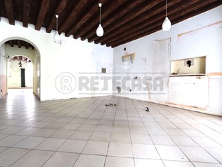 Appartamento in Vendita a Vicenza, 160'000€, 157 m², arredato
