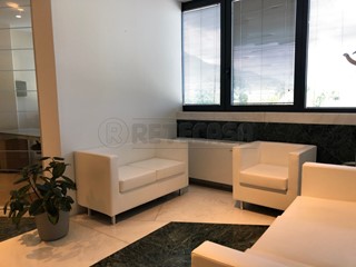 Ufficio in Affitto a Romano d'Ezzelino, 600€, 400 m²