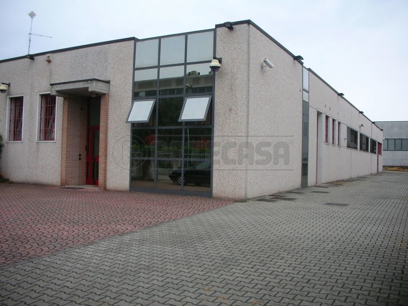 Capannone in Vendita a Dueville, 400'000€, 506 m²