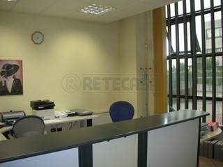 Capannone in Vendita a Dueville, 400'000€, 506 m²