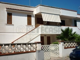 Casa Semi Indipendente in Vendita a Taviano, zona MANCAVERSA, 95'000€, 60 m², arredato