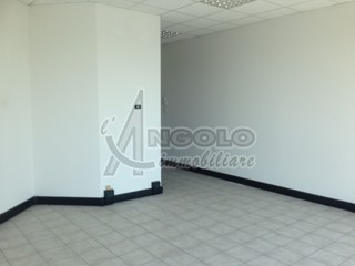 Ufficio in Affitto a Occhiobello, 320€, 38 m²