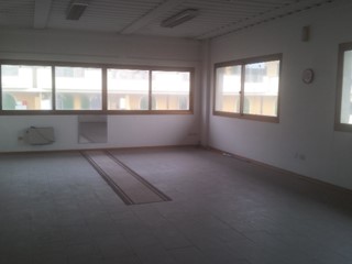 Ufficio in Affitto a Monsummano Terme, zona le case, 800€, 220 m²