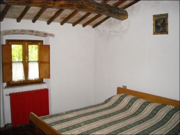 Casale in Vendita a Quarrata, zona Lucciano, 600'000€, 300 m²