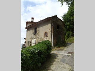 Casa Indipendente in Vendita a Pistoia, zona Santomoro, 85'000€, 110 m²