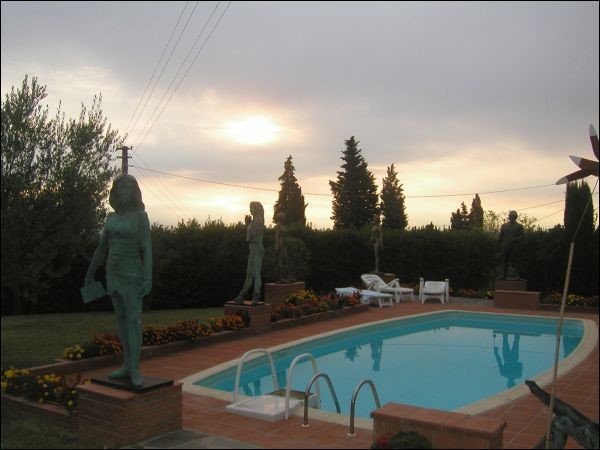 Villa in Vendita a Quarrata, 400 m², con Box