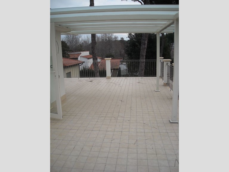 Villetta a schiera in Vendita a Camaiore, zona Lido Di Camaiore, 800'000&euro;, 180 m², con Box