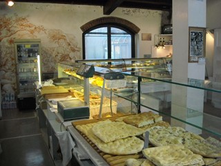 Attività commerciale in Vendita a Prato, 180 m², arredato