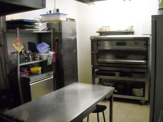 Attività commerciale in Vendita a Pistoia, zona Stadio, 70'000€, 75 m², arredato