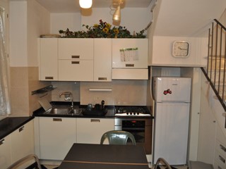 Casa Indipendente in Vendita a Camaiore, zona Lido Di Camaiore, 820'000&euro;, 110 m², arredato, con Box