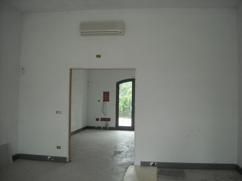 Capannone in Affitto a Quarrata, zona Pressi Centro, 1'500€, 80 m²