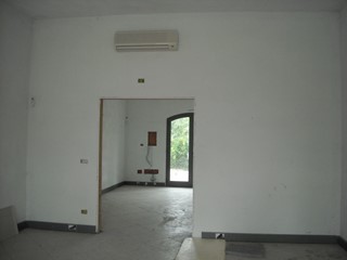 Capannone in Affitto a Quarrata, zona Pressi Centro, 1'500€, 80 m²