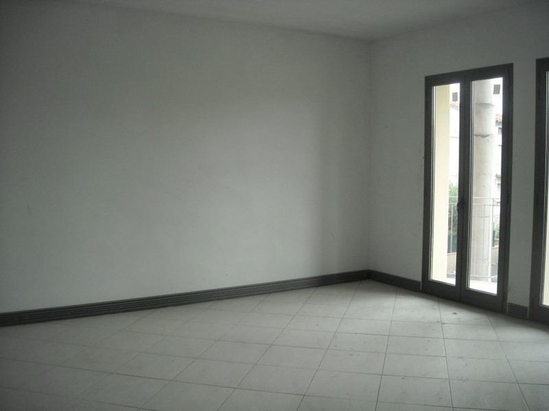 Ufficio in Affitto a Quarrata, 1'500€, 100 m²