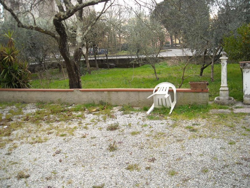 Appartamento in Vendita a Larciano, zona San Rocco, 220'000€, 220 m², con Box