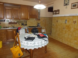 Casa Indipendente in Vendita a Pistoia, zona Piuvica, 290'000€, 220 m²