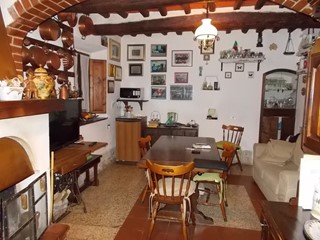 Casa Indipendente in Vendita a Serravalle Pistoiese, zona Spazzavento, 200'000€, 80 m², con Box